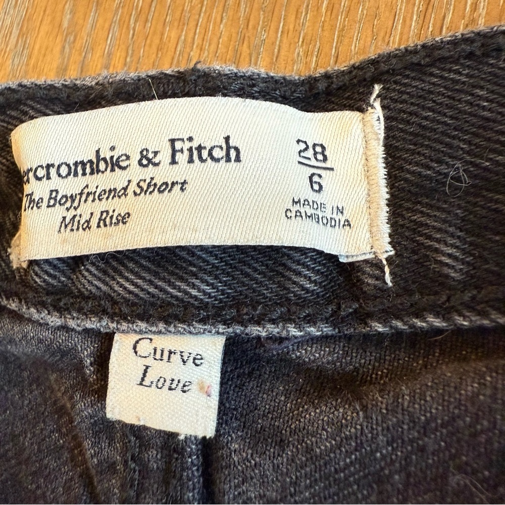 Abercrombie & Fitch Curve Love Charcoal Jean Shorts - Picture 8 of 12